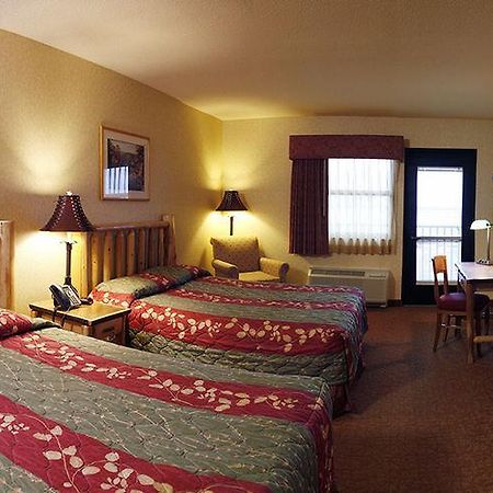 Kewadin St. Ignace Hotel Evergreen Shores Esterno foto