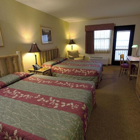 Kewadin St. Ignace Hotel Evergreen Shores Esterno foto